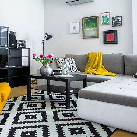 Pollock Apartment In Old Town Братислава Екстер'єр фото
