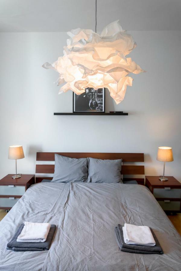 Pollock Apartment In Old Town Братислава Екстер'єр фото